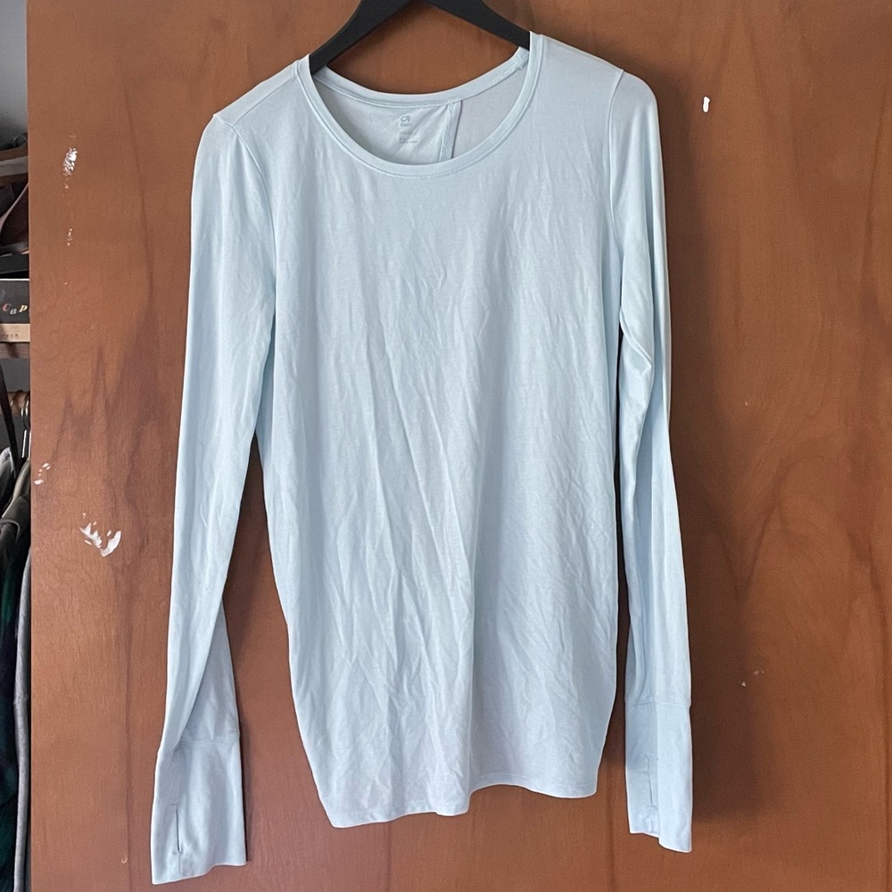 Gap Fit long sleeve tie back